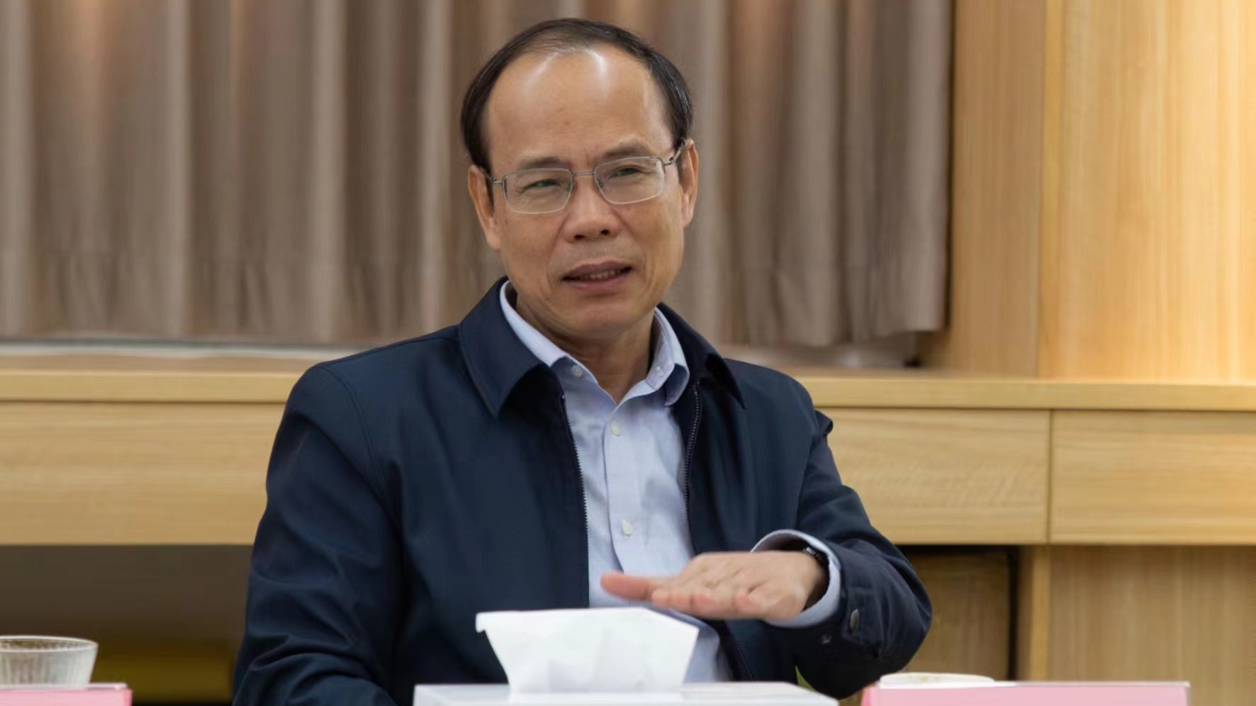 邱学青校长新学期首日莅临永利皇宫赌场(中国)官方网站
指导工作