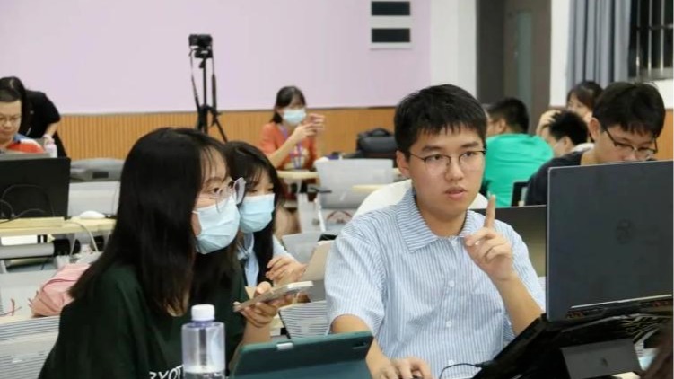 永利皇宫赌场(中国)官方网站
国际教师联合工作坊教学研究成果发表在国际顶级学术期刊