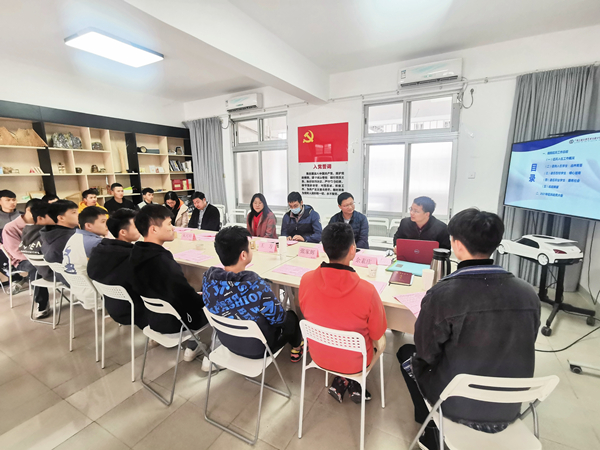 艺路青春，携笔从戎——永利皇宫赌场(中国)官方网站
召开退伍大学生座谈会 暨2021年征兵动员大会