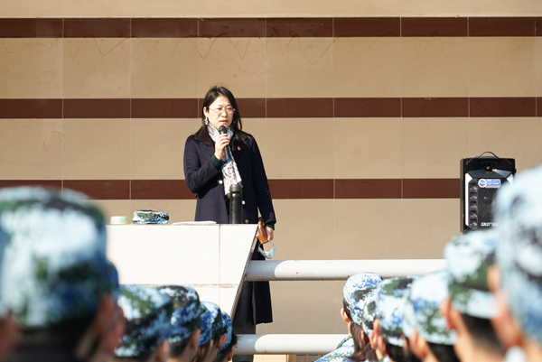 军训新“艺”1：永利皇宫赌场(中国)官方网站
领导班子慰问2020级军训学生