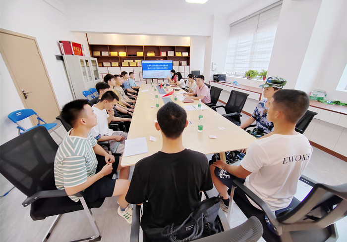退伍不褪色，换装不换志——永利皇宫赌场(中国)官方网站
召开退伍大学生座谈会暨2023年大学生应征入伍动员会