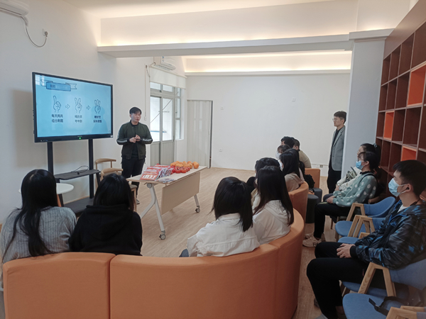 永利皇宫赌场(中国)官方网站
举行2022届考研学生慰问活动